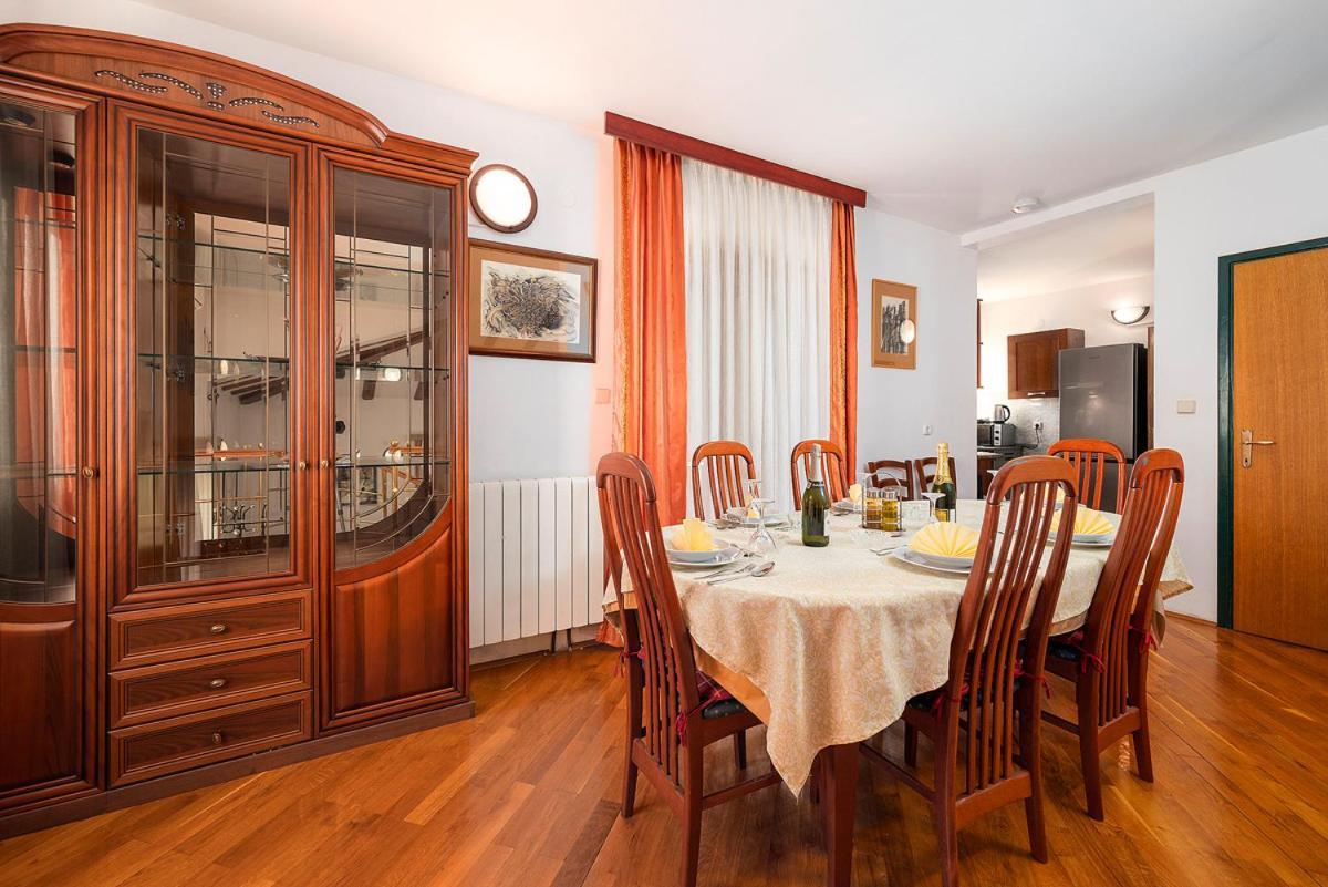 Apartment Monvidal Pula Exterior foto